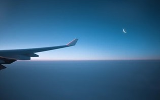 Partire in aereo venerdì sera o sabato mattina