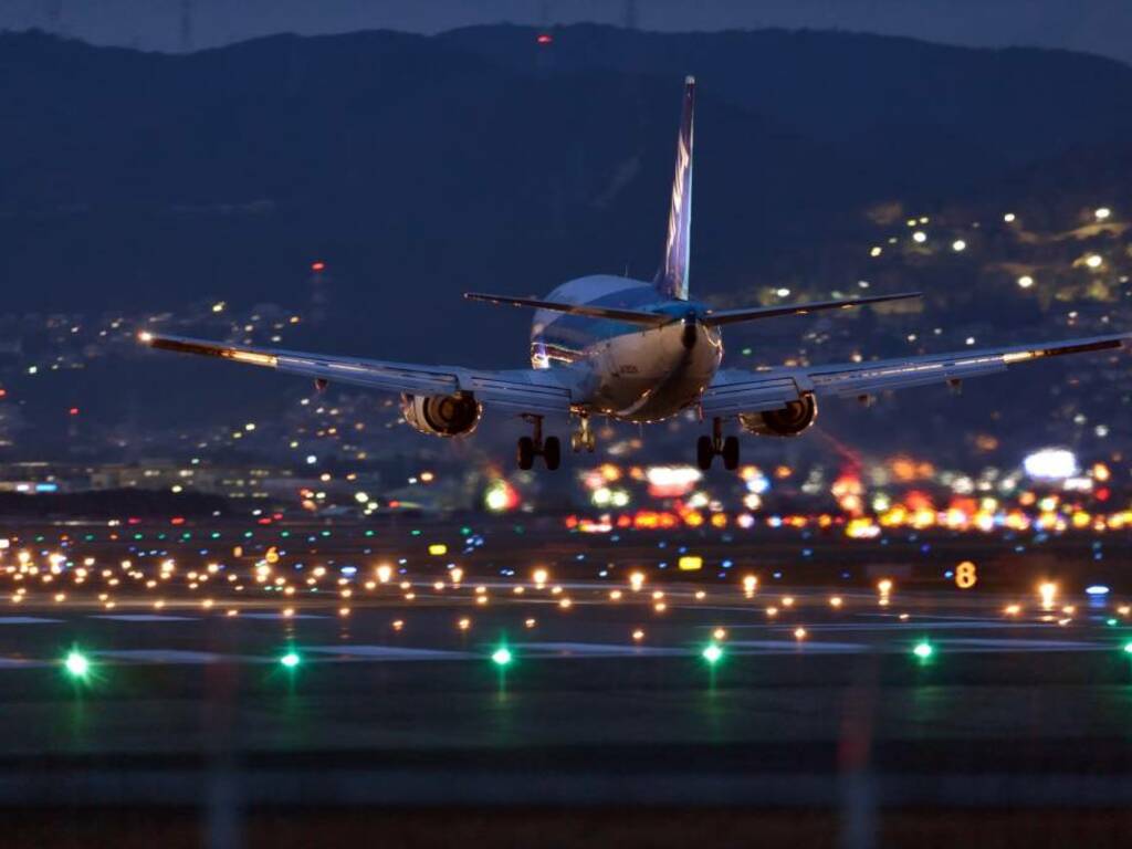 Advantages of departing in the evening