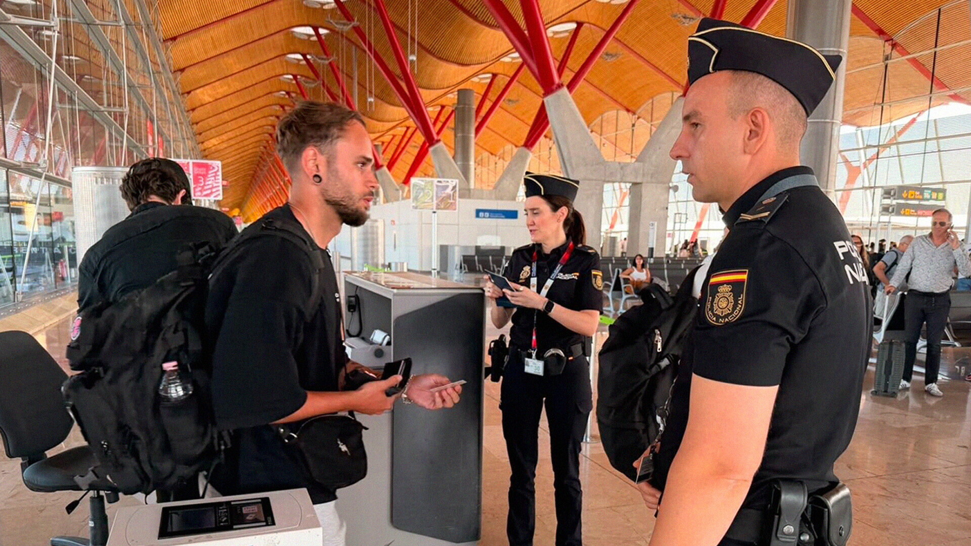 Italia e Spagna intensificano controlli alle frontiere estate 2026